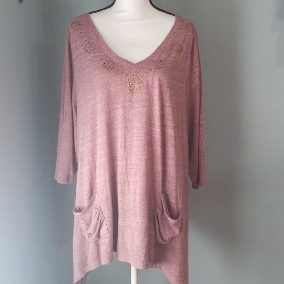 French Laundry Sharkbite Hem Blouse - Picture 2 of 8